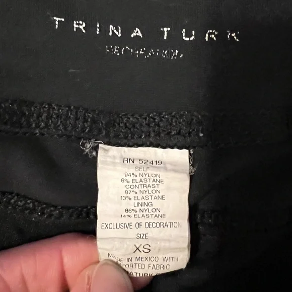 Trina Turk Capri Workout Leggings. Size XS - Picture 4 of 4